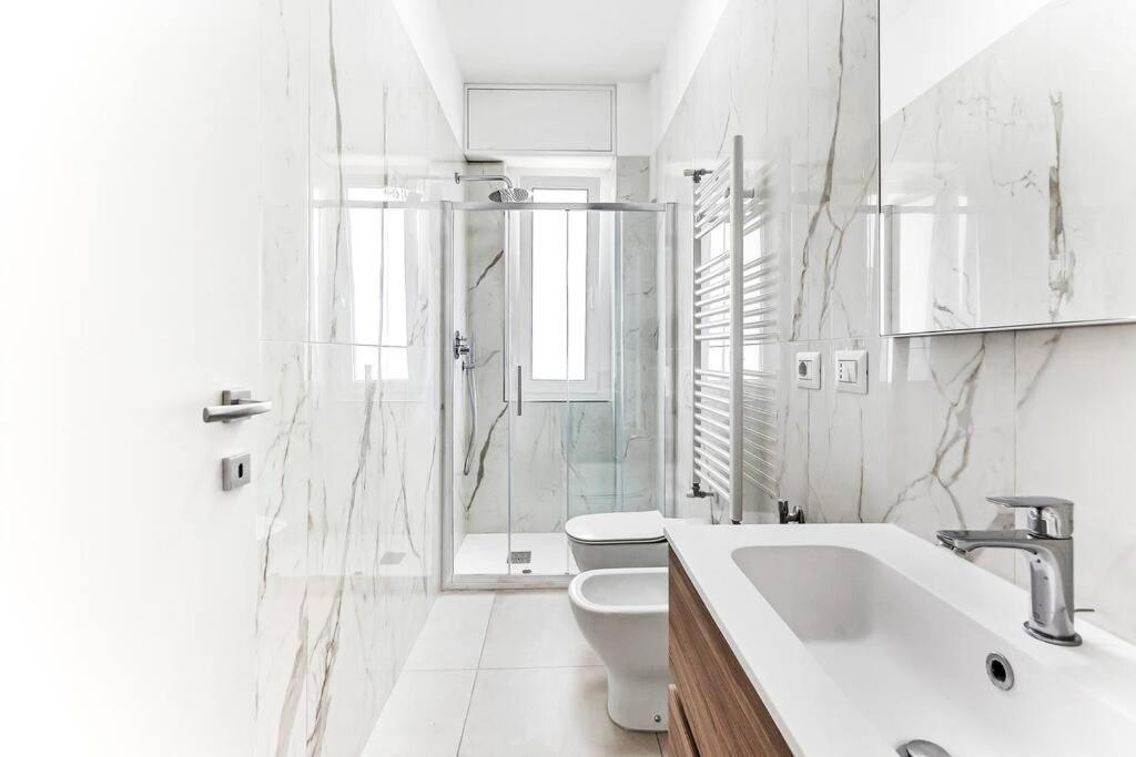 Alessia'S Flat - Caroli Apartment มิลาน ภายนอก รูปภาพ