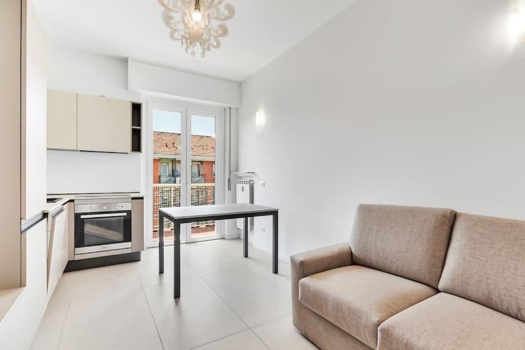 Alessia'S Flat - Caroli Apartment มิลาน ภายนอก รูปภาพ