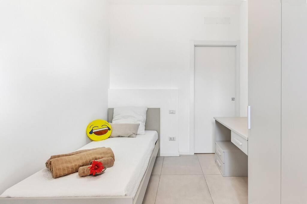 Alessia'S Flat - Caroli Apartment มิลาน ภายนอก รูปภาพ
