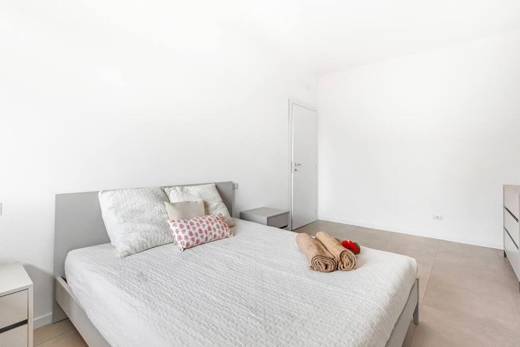 Alessia'S Flat - Caroli Apartment มิลาน ภายนอก รูปภาพ